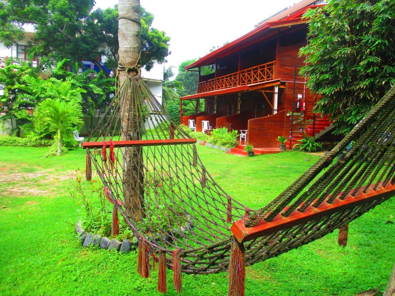 On The Rock Hotel Banduramulla Exterior foto